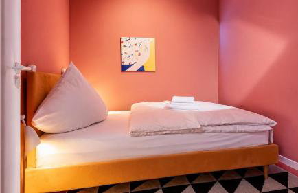 Memphis Design Loft Duplex -40sqm- near Antonplatz - Foto 11