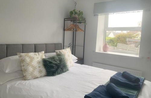 May Cottage - Heart of Vibrant Village & 10 mins Walk to Beach - Photo 36