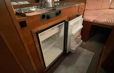 Süsses Motorboot - Bremen Überseestadt - Foto 39