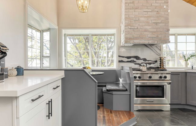 Views, Hot Tub, Firepit, Game Room, Playground Enchanted Forest by Avantstay - Foto 14