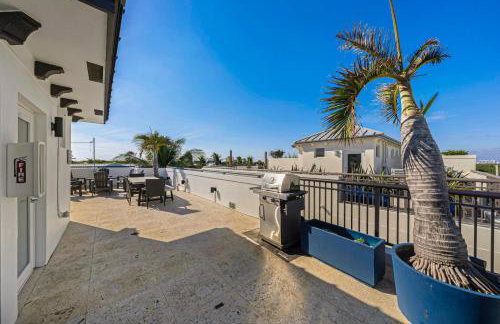 Walk to Hollywood Beach: Luxury Family Getaway! - Photo 35