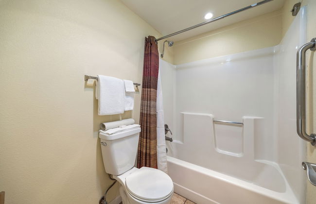 Roundhouse Resort - Photo 52