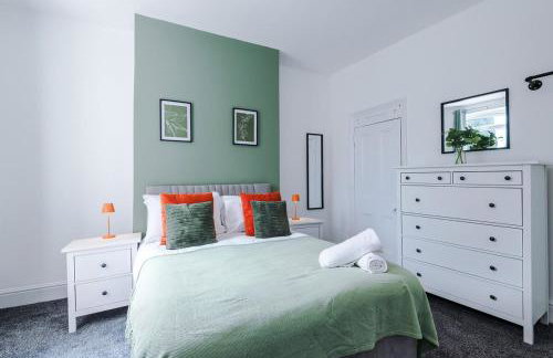 NEW! Modern 3-Bed House, Free Parking, Fast Wi-Fi & Easy Manchester Access - Foto 40