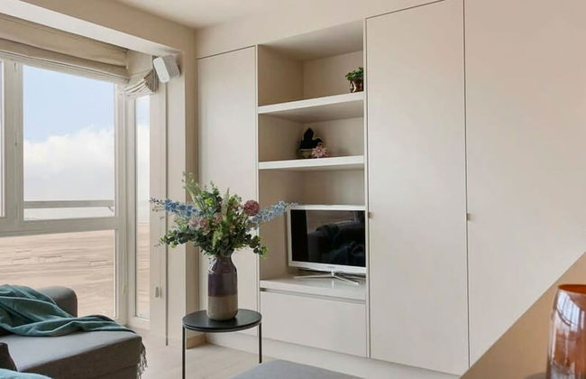 Unique Apartment With Sea-view Near the Center - Photo 1