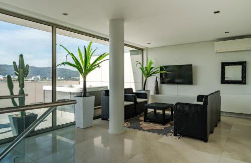 River Town View - Luxury Apartment with Jacuzzi on Terrace - Foto 7