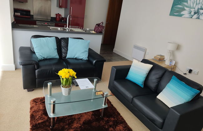 Meridian Tower Apartment - Photo 4