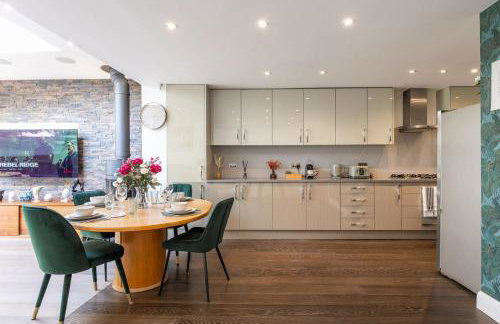 Apartment in Guildford with Parking - Photo 5