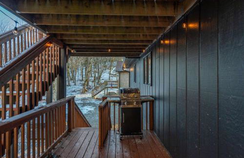 6 Br Cabin Hot Tub Fire Pit Min to Hatley Pointe - Foto 65