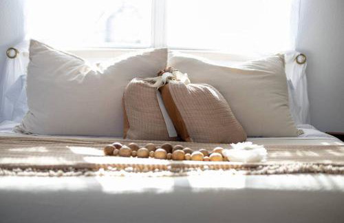 Updated & Spacious 2 BR with Free WiFi - Foto 17