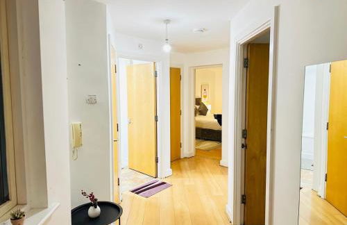 Comfortable 2-Bed Apartment - Great Links for Central London and Heathrow - Foto 6