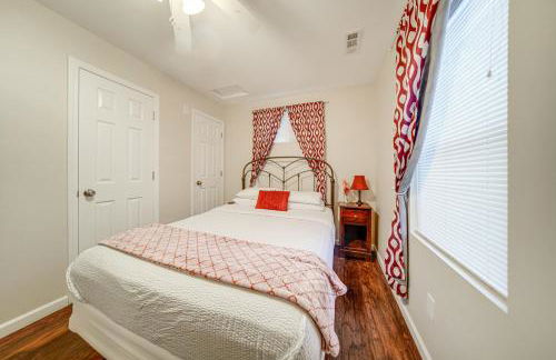 Walk to GOTL strip! Family cottage with laundry - Foto 11