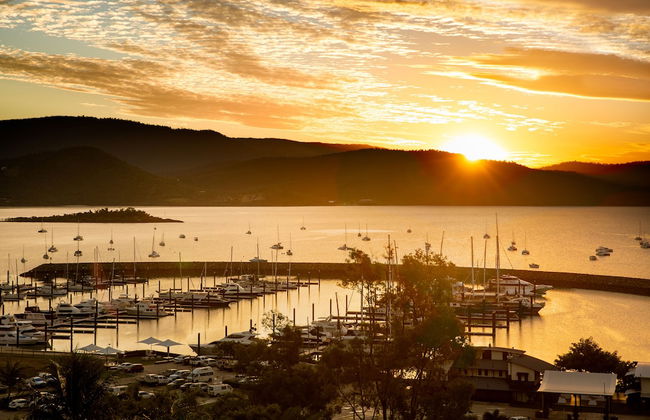 Sunlit Waters Studio Apartments - Foto 40