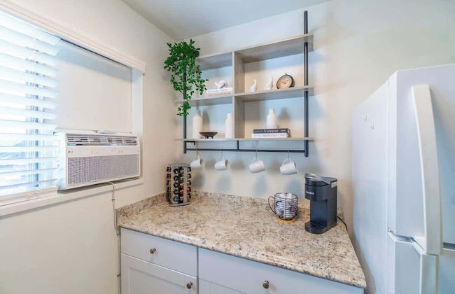 Emerald Escape - UNR & Pet Friendly - Photo 11