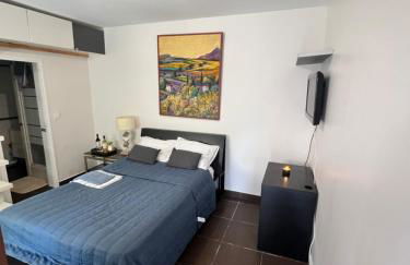 Renovated Gem 15 mins train to Paris - Foto 1