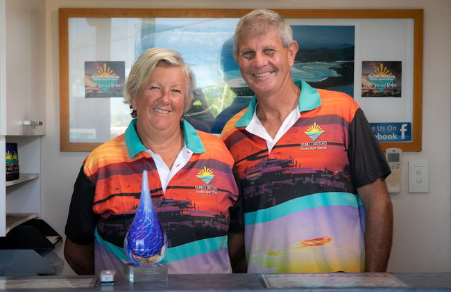 Sunlit Waters Studio Apartments - Foto 2