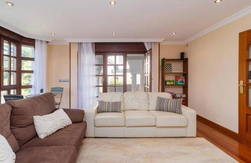 Chalet con Jardín junto a la Playa de Berria - Foto 30