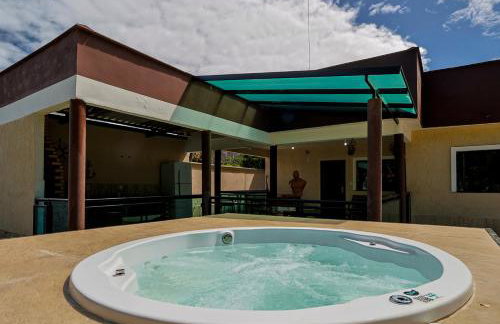 Casa Rodeada de Verde c Hidro e Churrasqueira - Foto 26