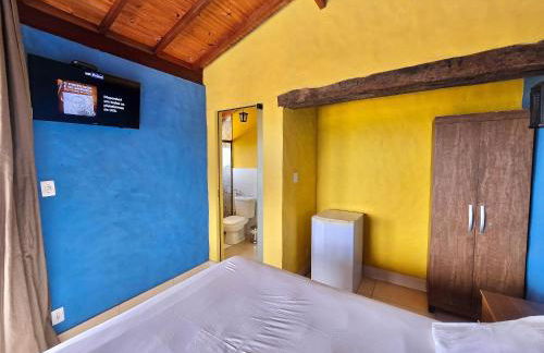 Chalés Vila Real - Tranquilidade na Serra de Carrancas - Piscina com uma vista espetacular do Pôr do Sol - Foto 78