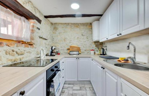 Amazing Home In Netretic - Photo 6