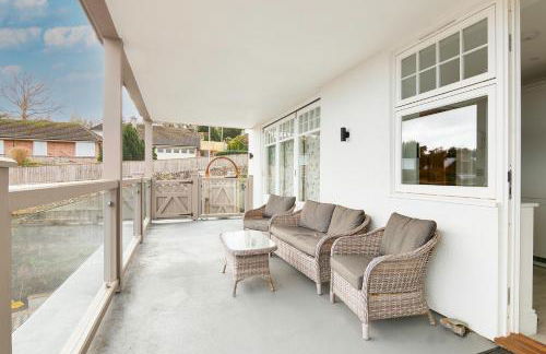 Jurassic View Apartment - Photo 14