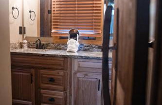 Cozy A-FrameKing BedSkiFire PitSchuss - Foto 36