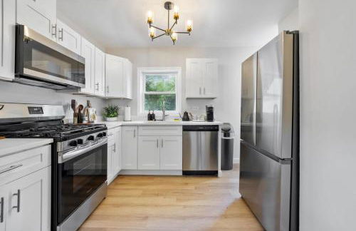 Relax & Play - 4BR Home with Game Room for Family & Outdoor Area - Foto 5