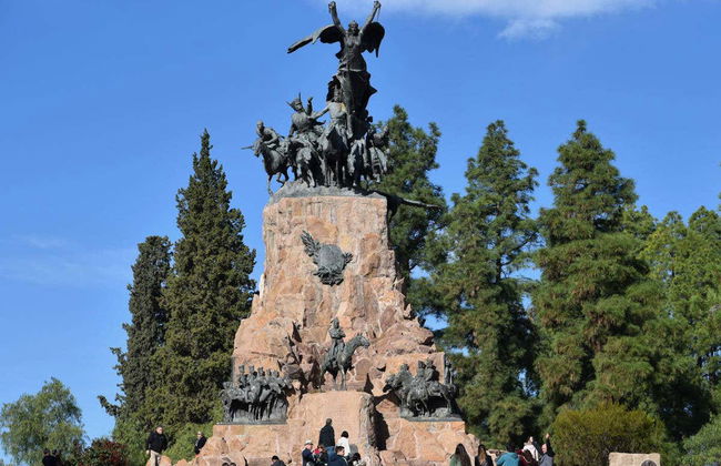 Tour por Mendoza e o Cerro de la Gloria - Foto 1