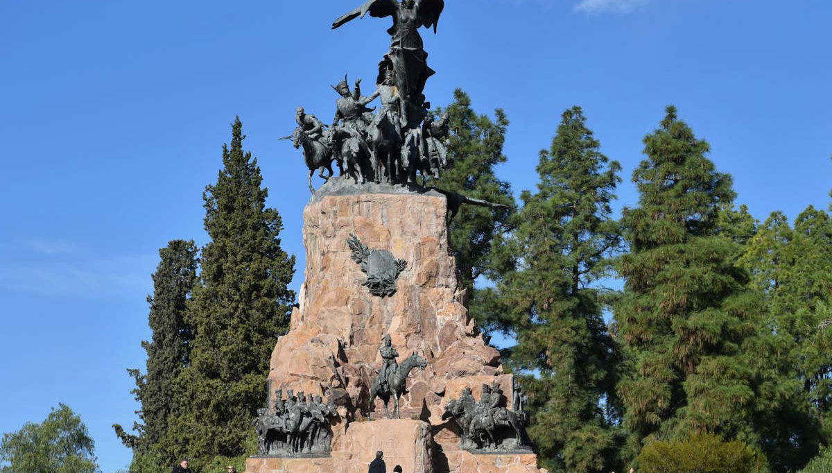 Tour por Mendoza e o Cerro de la Gloria - Foto 1