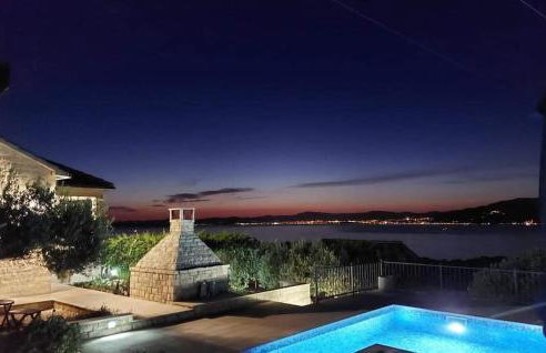 Pet Friendly Home In Postira With Wifi - Photo 9