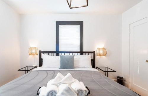 The B&W Haven 5BR Home with yard theater - Foto 28