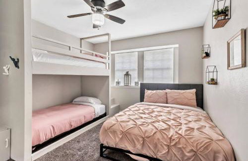 Jacuzzi Lakefront Home w/ Game room+play structure - Foto 16