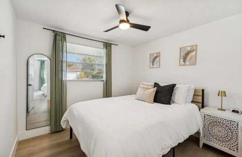 Elegant Largo Retreat, Sleeps 8, 10 Mins to Beach - Foto 2