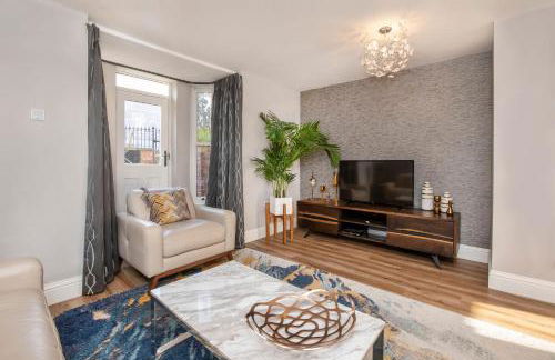 8 Blue Bridge- Elegant and Luxurious 1 Bedroom Apt- Free Parking - Photo 6