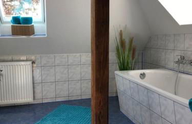 Liebevoll eingerichtete Ferienwohnung im DG - Foto 6