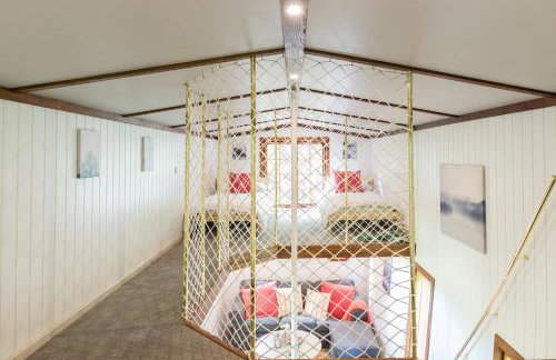 Extraordinary Huts Ltd - Photo 19