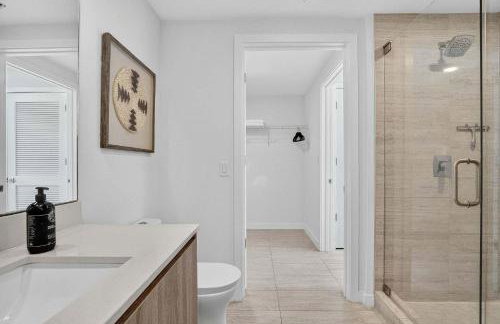 Biscayne Cove by Rove Travel - Condo with Balcony - Foto 20