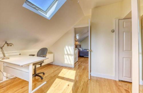 Family Home near NY Beach - Private Workspace - Foto 23