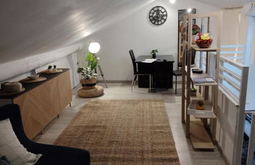 Un nid sur les toits avec terrasse - Photo 3