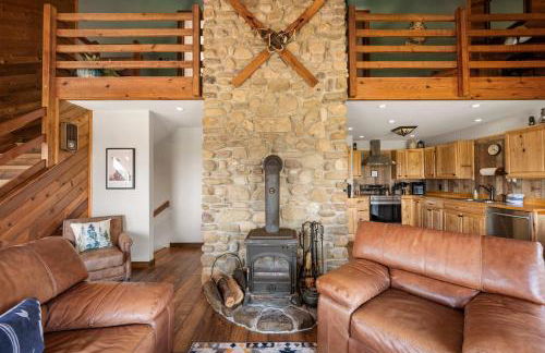 Family-Friendly Cabin with Heated Pool & Sauna - Foto 6