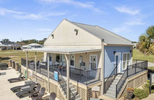 Steps from the Sand and Town Green - 2BR Coastal Retreat - Foto 23