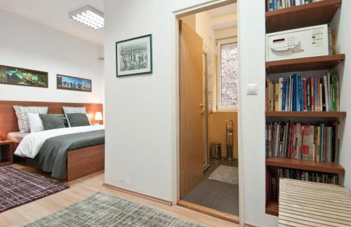 City Lights Apartment - Photo 10