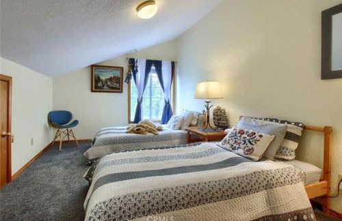 Beautiful Pet-Friendly Spacious Lodge near Yosemite & Lakes 12 Beds 6 BR up to 16 people - Foto 17