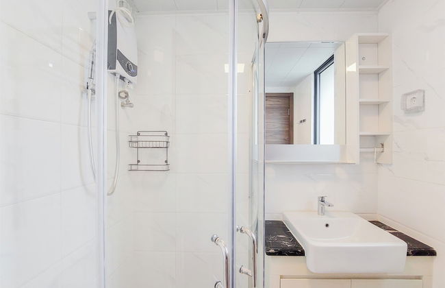 Spacious And Homey Living 3Br At Sky House Bsd Apartment - Foto 13