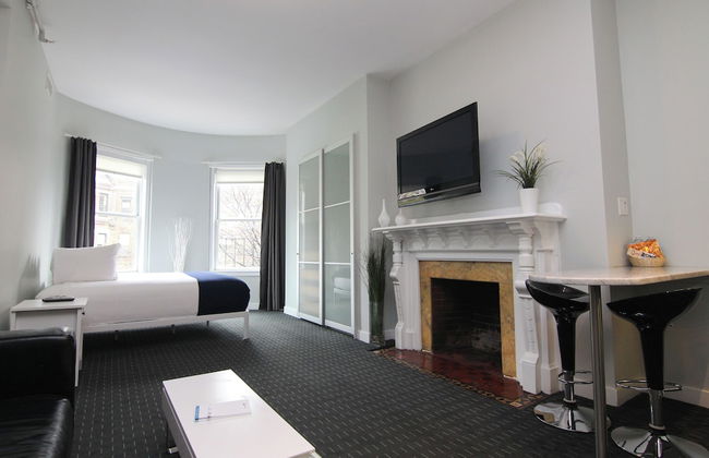 Maverick Suites at 245 Newbury St - Photo 18