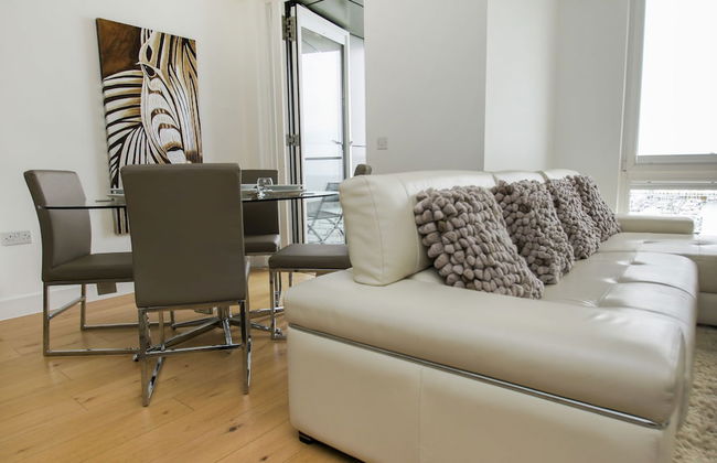 Orion Marina Sea View - Parking - by Brighton Holiday Lets - Foto 29