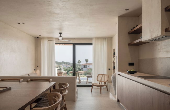 Seven Rocks Suites - Photo 5