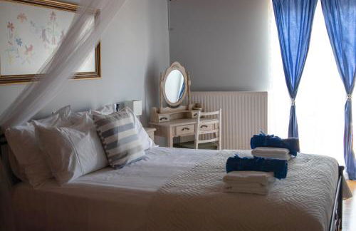 The Red Bougainvillea Apartments - Foto 11