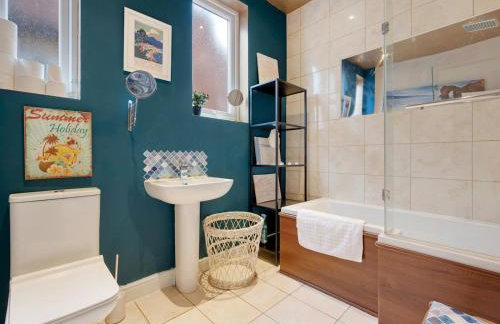 Spacious 5Bed House in South Manchester - Pass the Keys - Foto 25