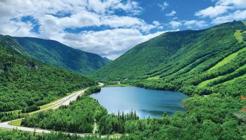 Riverfront Retreat in the White Mountains - 3BR Cozy Escape Near Ski & Hike - Foto 4