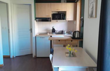 T2 confortable - Piscine chauffée - Super Besse - Photo 6